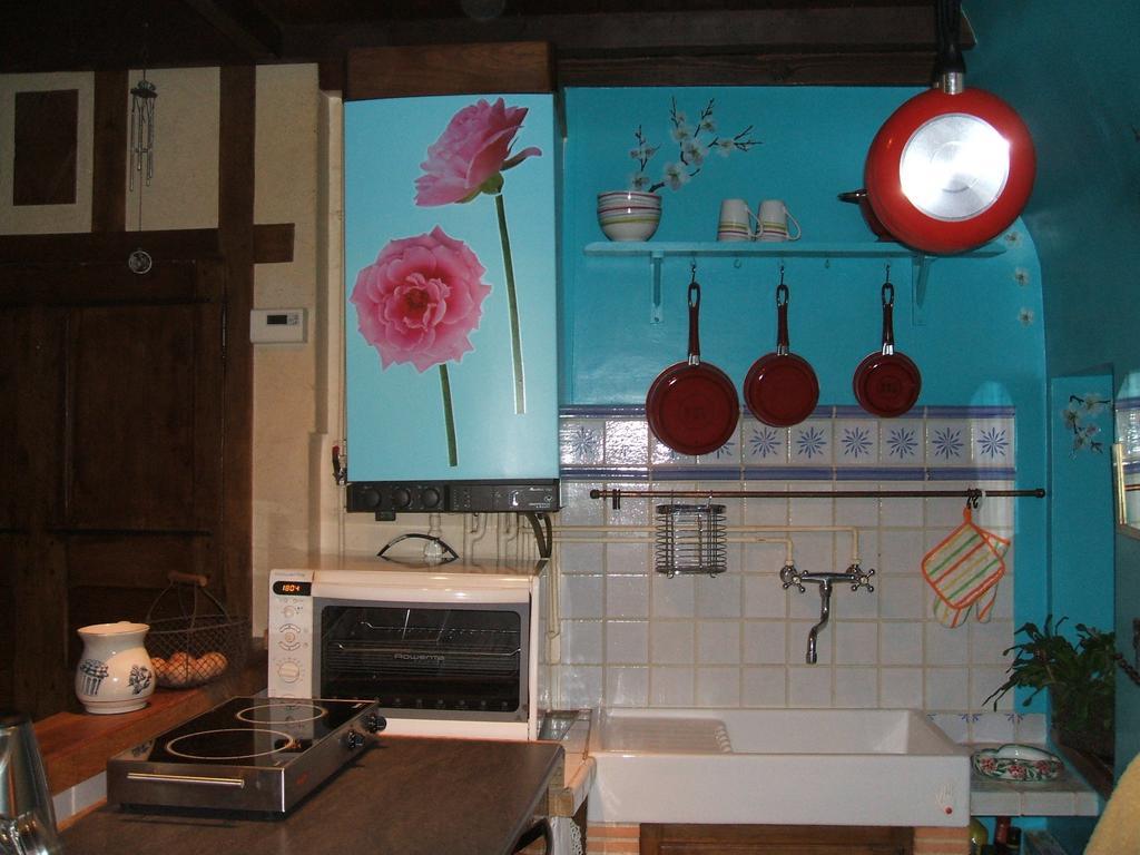 Le Petit Logis De Tinténiac Angers Habitación foto