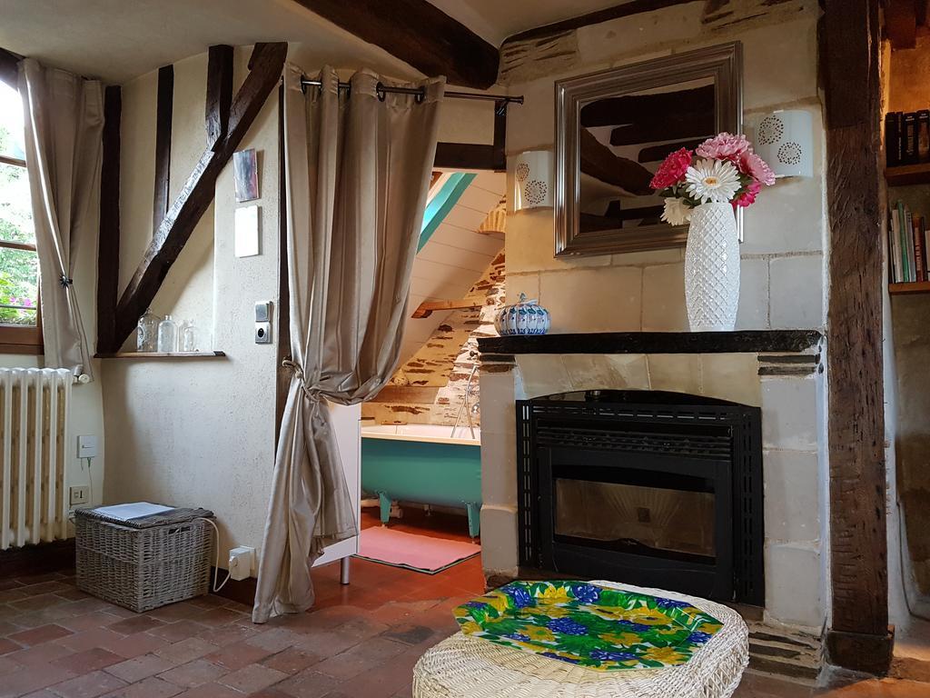 Le Petit Logis De Tinténiac Angers Exterior foto