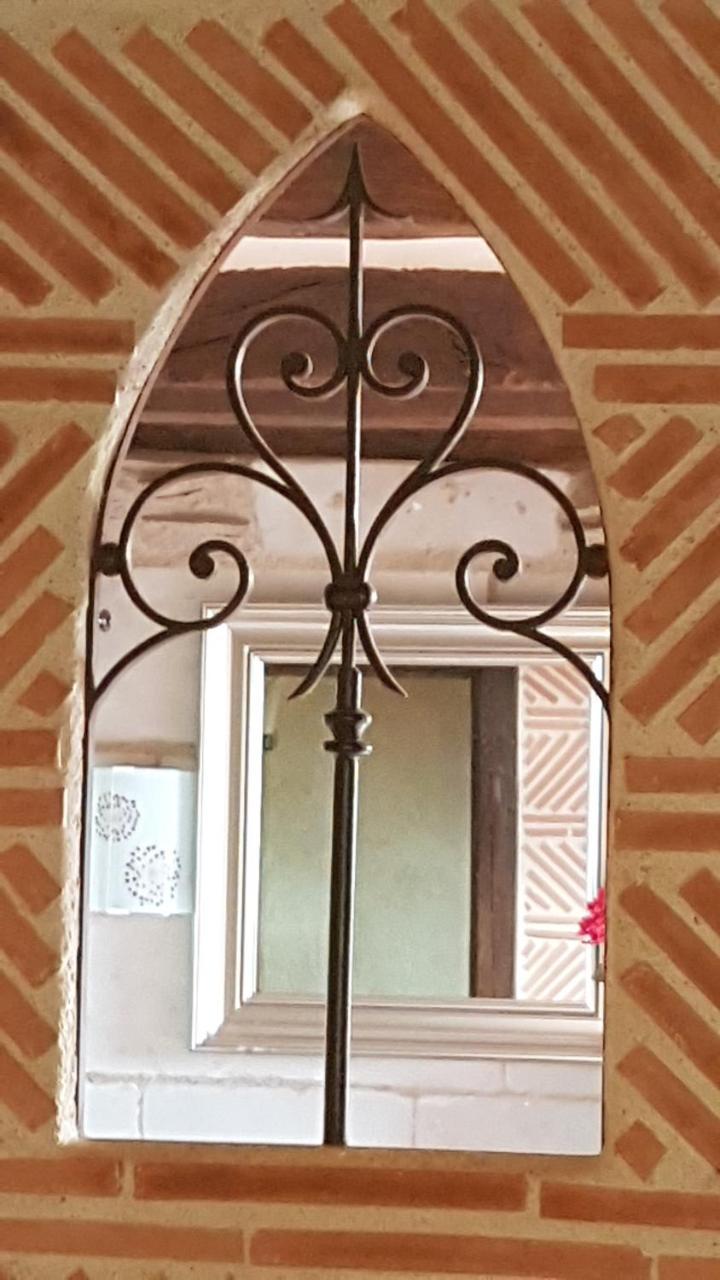 Le Petit Logis De Tinténiac Angers Exterior foto